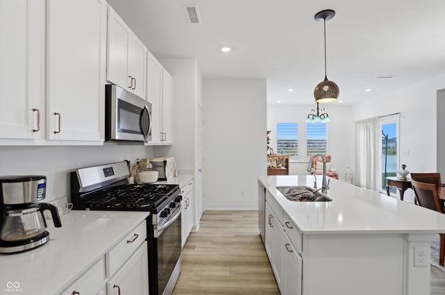 7446 Legends Way, Whitestown, IN 46075