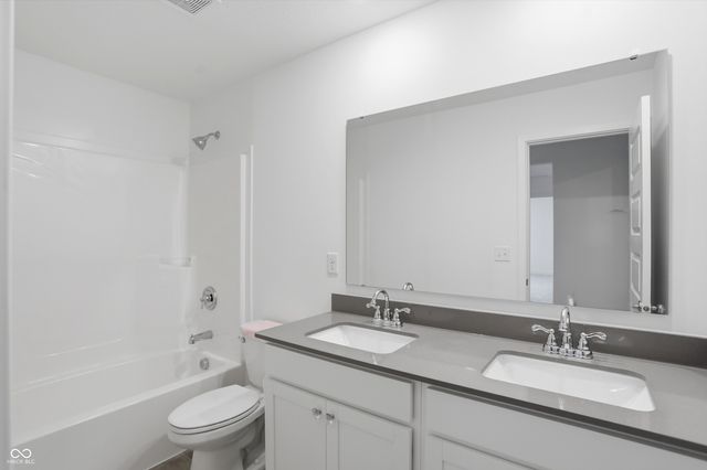 7446 Legends Way, Whitestown, IN 46075