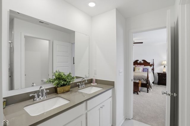 7446 Legends Way, Whitestown, IN 46075