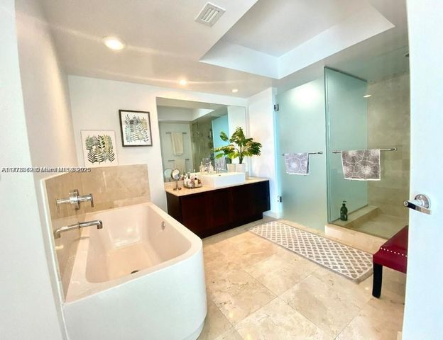 250 Sunny Isles Blvd 3-1805, Sunny Isles Beach, FL 33160