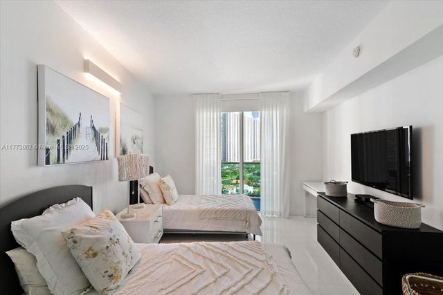 250 Sunny Isles Blvd 3-1805, Sunny Isles Beach, FL 33160