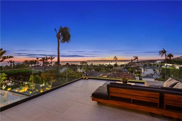 739 Manzanita Drive, Laguna Beach, CA 92651