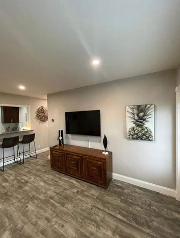 402 SW 12th St, Fort Lauderdale, FL 33315