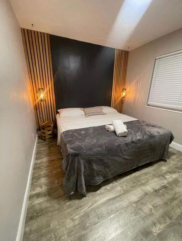 402 SW 12th St, Fort Lauderdale, FL 33315