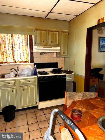 1028 LAFAYETTE ST, Norristown, PA 19401