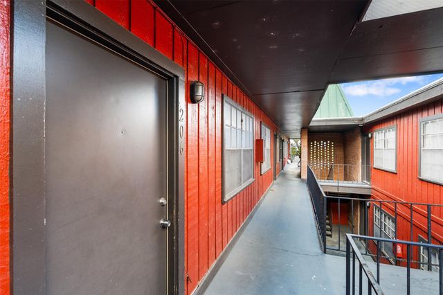 307 E 31 ST 206, Austin, TX 78705