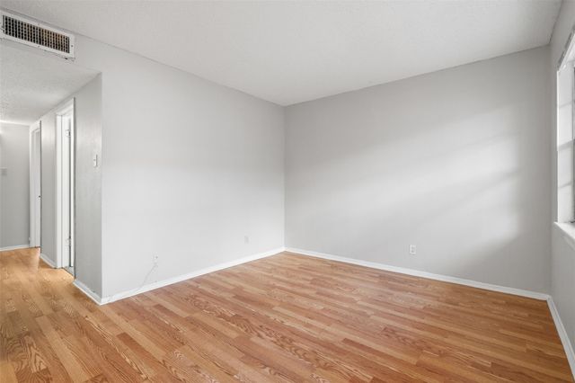 307 E 31 ST 206, Austin, TX 78705