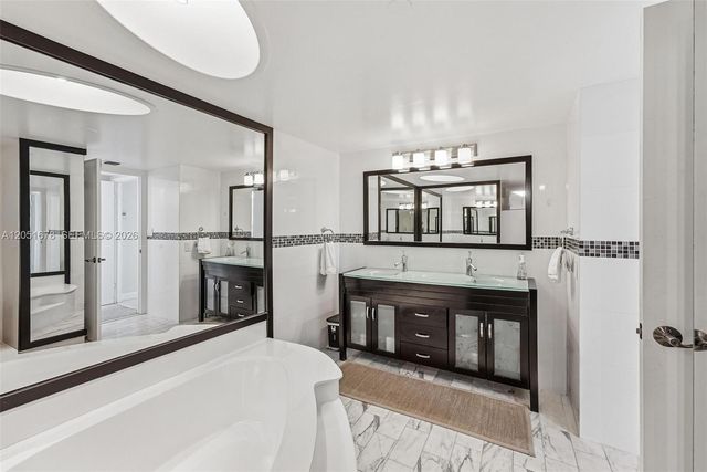 2000 Towerside Ter 1911, Miami, FL 33138