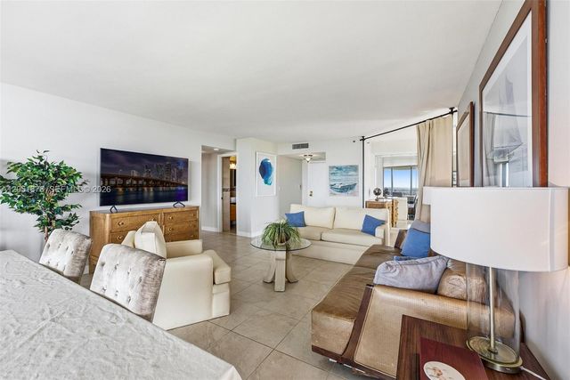 2000 Towerside Ter 1911, Miami, FL 33138
