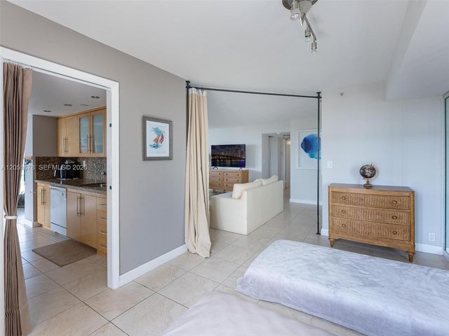 2000 Towerside Ter 1911, Miami, FL 33138