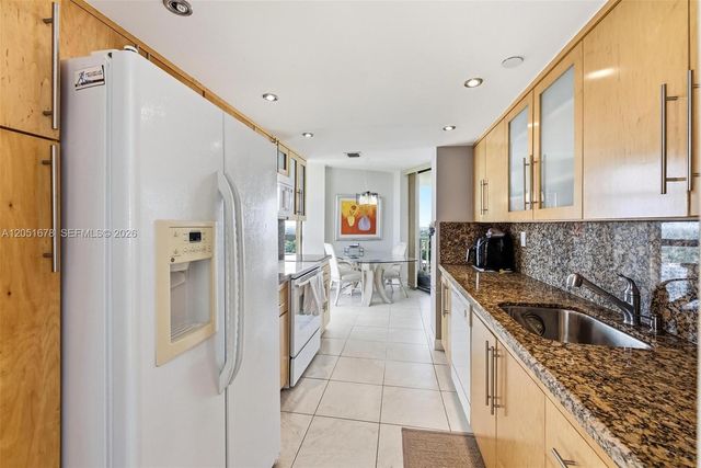 2000 Towerside Ter 1911, Miami, FL 33138