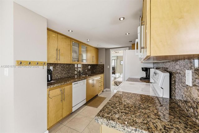 2000 Towerside Ter 1911, Miami, FL 33138