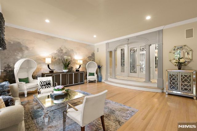 23 Hunter Ridge, Woodcliff Lake, NJ 07677