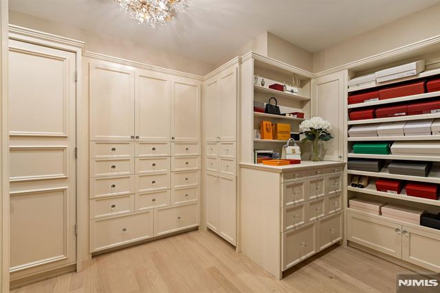 23 Hunter Ridge, Woodcliff Lake, NJ 07677