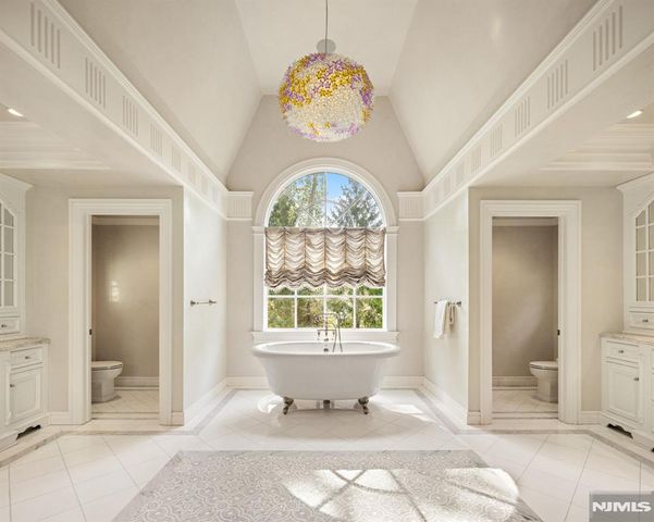 23 Hunter Ridge, Woodcliff Lake, NJ 07677