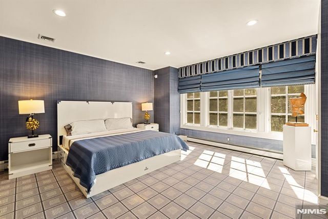 23 Hunter Ridge, Woodcliff Lake, NJ 07677
