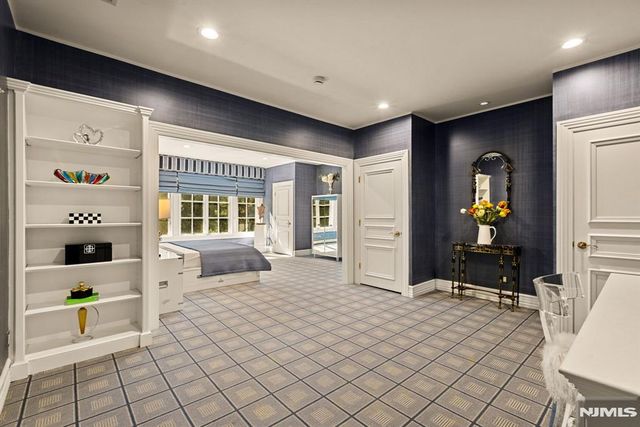 23 Hunter Ridge, Woodcliff Lake, NJ 07677