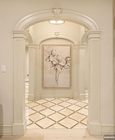 23 Hunter Ridge, Woodcliff Lake, NJ 07677