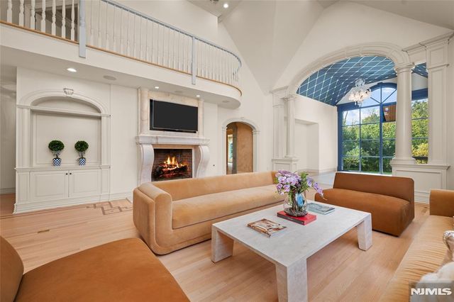23 Hunter Ridge, Woodcliff Lake, NJ 07677