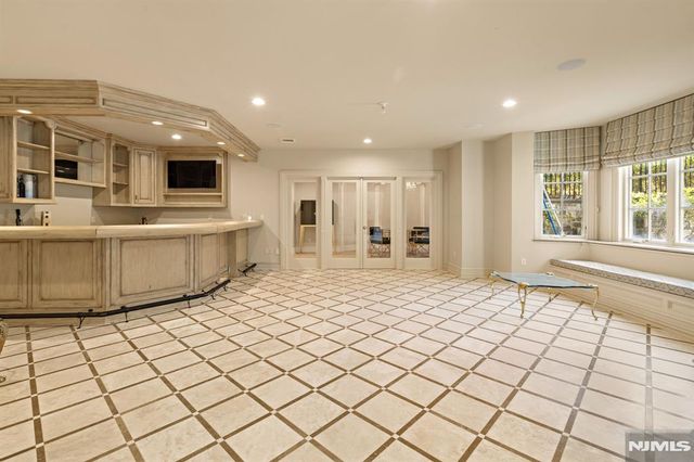23 Hunter Ridge, Woodcliff Lake, NJ 07677