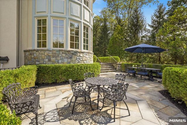 23 Hunter Ridge, Woodcliff Lake, NJ 07677