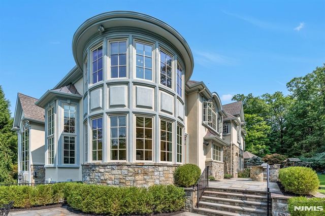 23 Hunter Ridge, Woodcliff Lake, NJ 07677