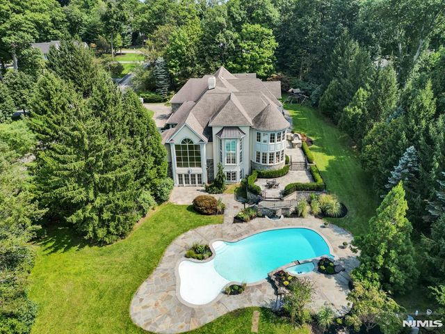 23 Hunter Ridge, Woodcliff Lake, NJ 07677