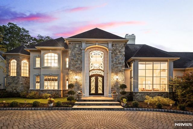 23 Hunter Ridge, Woodcliff Lake, NJ 07677