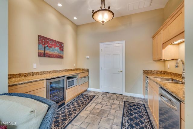 5005 Preston Park Drive, Kingsport, TN 37664