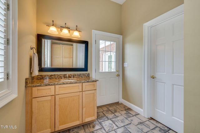 5005 Preston Park Drive, Kingsport, TN 37664