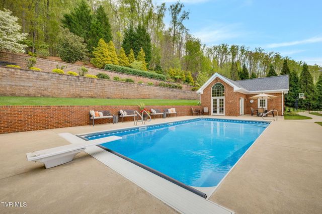 5005 Preston Park Drive, Kingsport, TN 37664