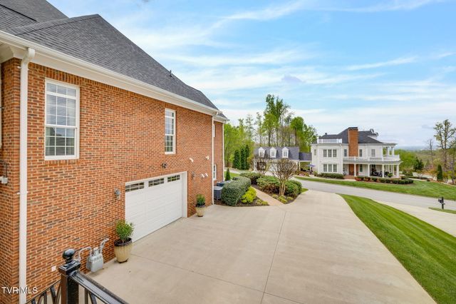 5005 Preston Park Drive, Kingsport, TN 37664