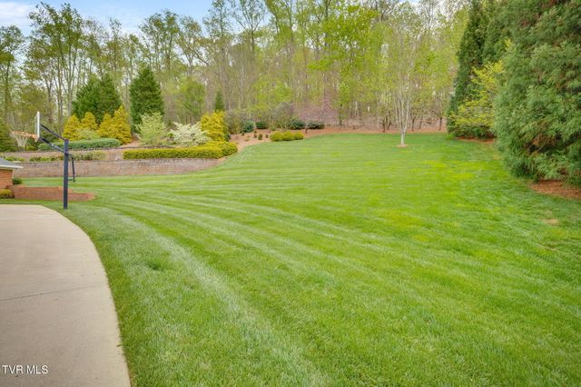 5005 Preston Park Drive, Kingsport, TN 37664