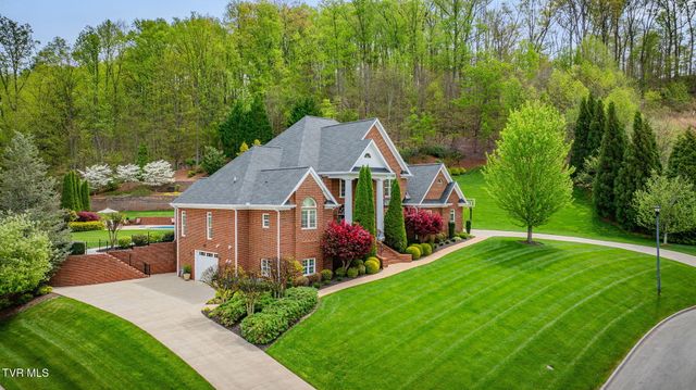 5005 Preston Park Drive, Kingsport, TN 37664