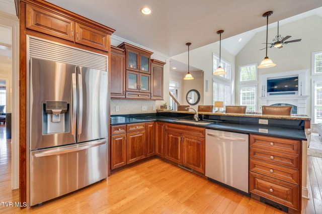 5005 Preston Park Drive, Kingsport, TN 37664