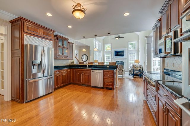 5005 Preston Park Drive, Kingsport, TN 37664