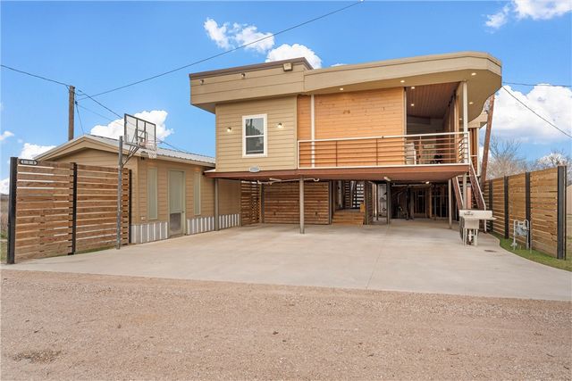 114 CR 4022, Chilton, TX 76632