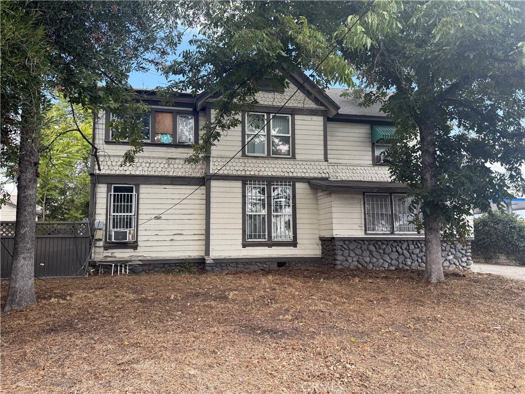 125 W Orange Grove, Pomona, CA 91768 — exterior
