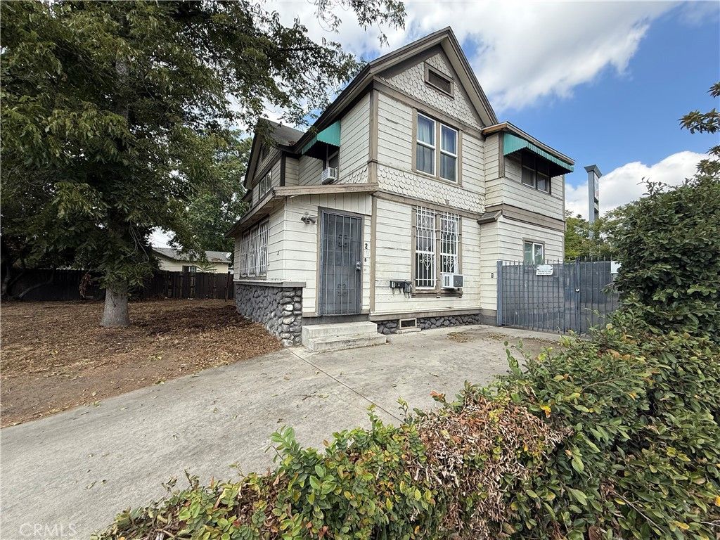 125 W Orange Grove, Pomona, CA 91768 — photo 2