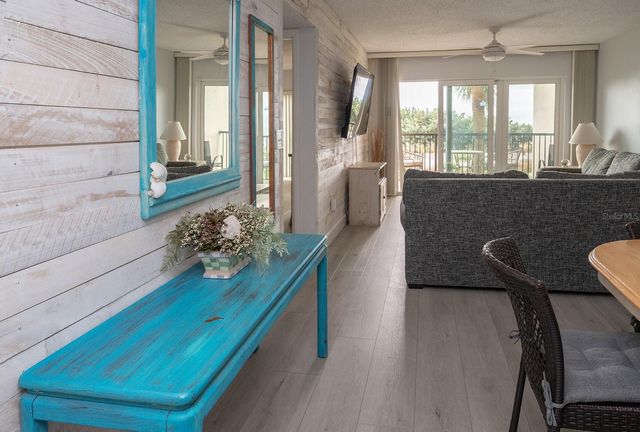 7564 BAYSHORE DRIVE 202, Treasure Island, FL 33706