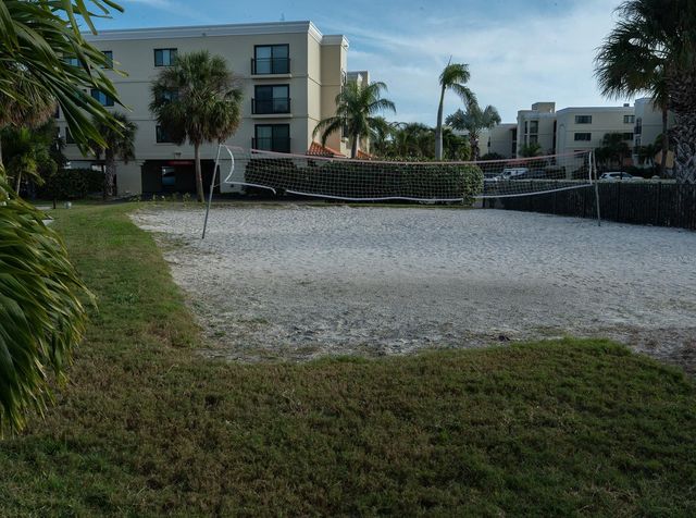 7564 BAYSHORE DRIVE 202, Treasure Island, FL 33706