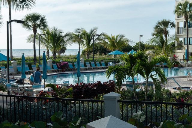 7564 BAYSHORE DRIVE 202, Treasure Island, FL 33706