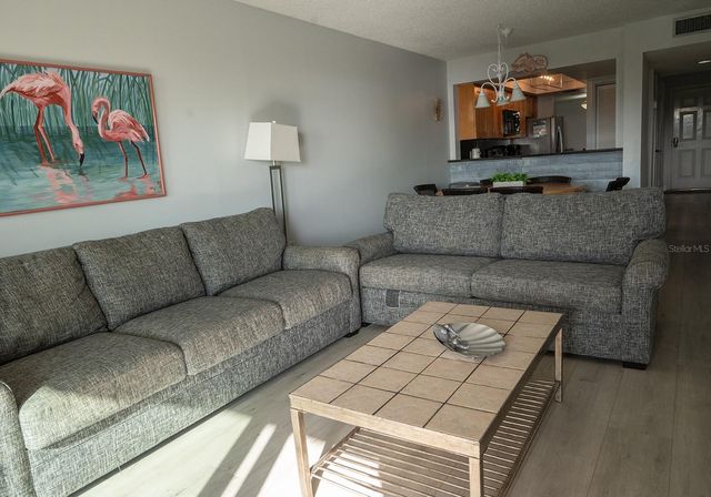 7564 BAYSHORE DRIVE 202, Treasure Island, FL 33706