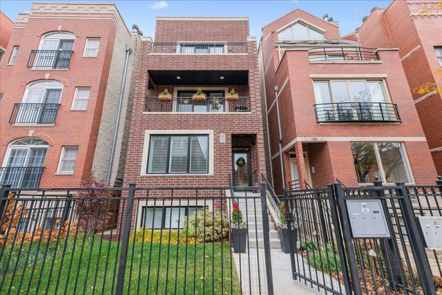 1922 W Belmont Avenue 3, Chicago, IL 60657