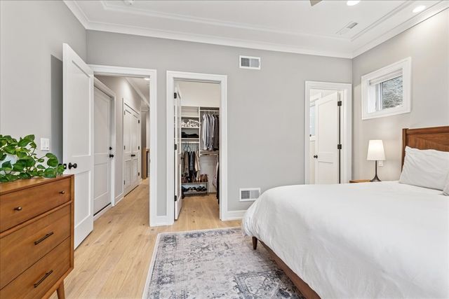 1922 W Belmont Avenue 3, Chicago, IL 60657