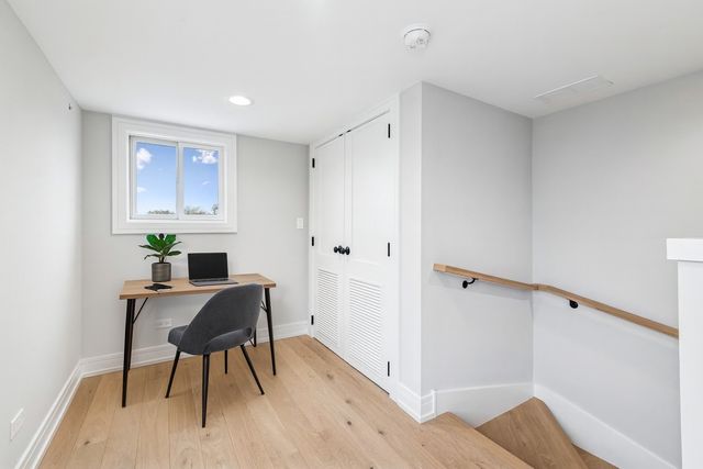 1922 W Belmont Avenue 3, Chicago, IL 60657