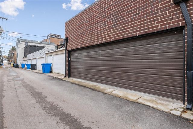 1922 W Belmont Avenue 3, Chicago, IL 60657