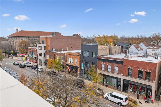 1922 W Belmont Avenue 3, Chicago, IL 60657