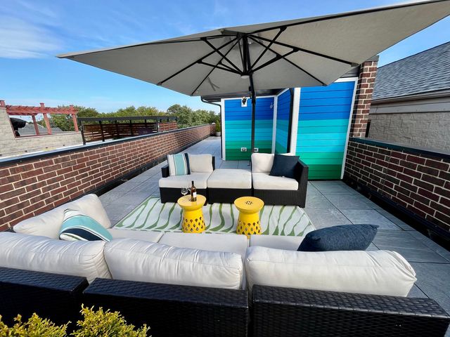 1922 W Belmont Avenue 3, Chicago, IL 60657