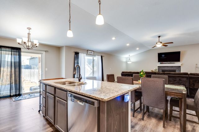 3040 N Susan Ln, Mulvane, KS 67110